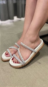 LUIZA BARCELOS SANDÁLIA RASTEIRA TIRAS CRISTAIS OFF WHITE