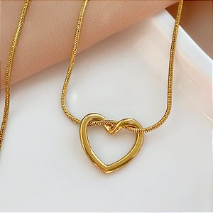 COLAR PINGENTE CORAÇÃO ENTRELAÇADO DOURADO AÇO 316L⭐️