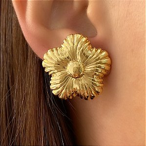 BRINCO FLOR CLÁSSICA DOURADO AÇO 316L⭐️
