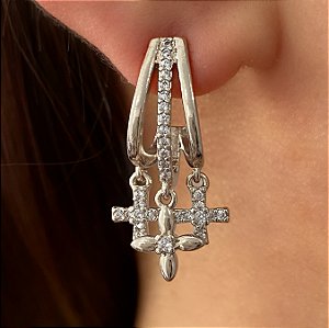 BRINCO TRÊS FIOS LISOS E ZIRCÔNIAS COM PINGENTES BIJU