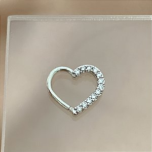 PIERCING CARTILAGEM CORAÇÃO METADE ZIRCÔNIAS 8MM HASTE AÇO 316L FOLHEADO A RÓDIO SEMIJOIA PARA ATUALIZAÇÃO⭐️