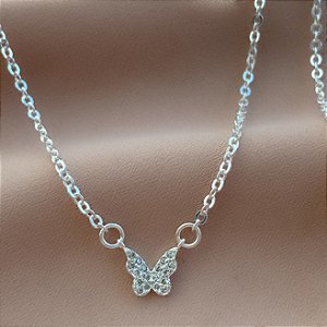 COLAR BORBOLETA ZIRCÔNIAS MINI FOLHEADO A PRATA⭐️