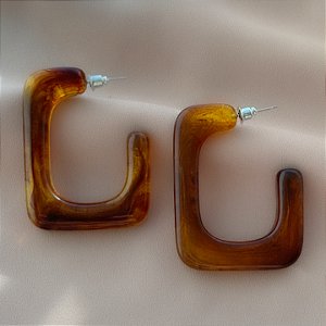 BRINCO ARGOLA RETANGULAR RESINA MESCLADA G2 BIJU