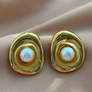 BRINCO ORGÂNICO COM PÉROLA DOURADO AÇO 316L ⭐️