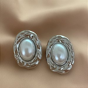 BRINCO OVAL COM PÉROLA AÇO 316L⭐️