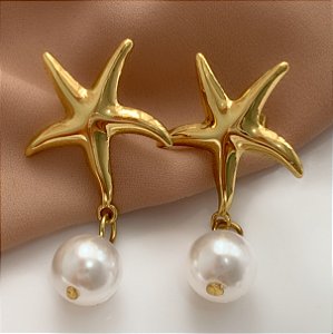 BRINCO ESTRELA DO MAR COM PÉROLA DOURADO AÇO 316L⭐️