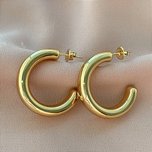 BRINCO ARGOLA MÉDIA LISA DOURADO AÇO 316L⭐️
