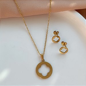 COLAR E BRINCO KIT PLAQUINHA TREVO VAZADO DOURADO AÇO 316L⭐️