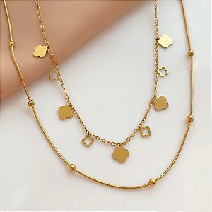 COLAR DUPLA BOLINHAS E TREVOS LISOS DOURADO AÇO 316L⭐️