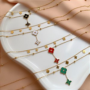 COLAR CORRENTE DUPLA TREVOS RESINADOS BOTÃO ZIRCÔNIA DOURADO AÇO 316L⭐️