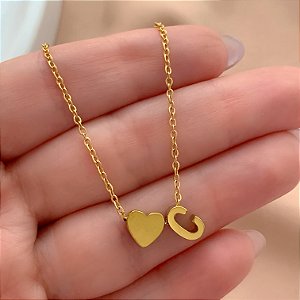 COLAR PINGENTE LETRA E CORAÇÃO LISO A-F DOURADO AÇO 316L⭐️