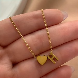 COLAR PINGENTE LETRA E CORAÇÃO LISO G-M DOURADO AÇO 316L⭐️