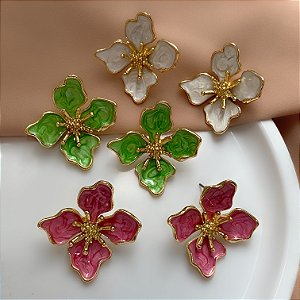 BRINCO FLOR PÉTALAS ESMALTADAS G1 DOURADO BIJU