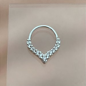 PIERCING NARIZ / SEPTO ARGOLINHA ZIRCÔNIAS EM "V" 8MM FOLHEADO A RÓDIO SEMIJOIA PARA ATUALIZAÇÃO⭐️