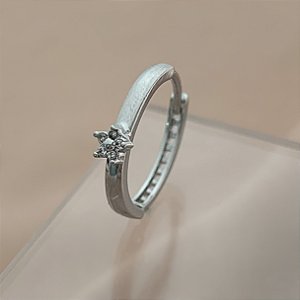 PIERCING CONCH / CARTILAGEM ARGOLINHA FLOR ZIRCÔNIAS 14MM AÇO 316L FOLHEADO A RÓDIO SEMIJOIA PARA ATUALIZAÇÃO⭐️