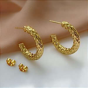 BRINCO ARGOLA TEXTURIZADA DOURADO AÇO 316L⭐️
