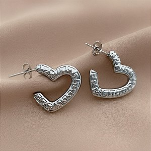 BRINCO ARGOLA CORAÇÃO TEXTURIZADO AÇO 316L⭐️