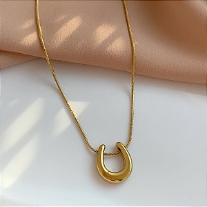 COLAR FERRADURA LISA DOURADO AÇO 316L PREMIUM⭐️