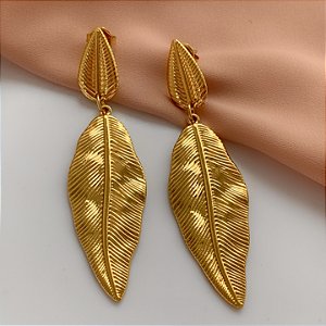 BRINCO FOLHAS RISCADAS DOURADO AÇO 316L⭐️