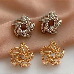 BRINCO FLOR PÉTALAS VAZADAS BIJU