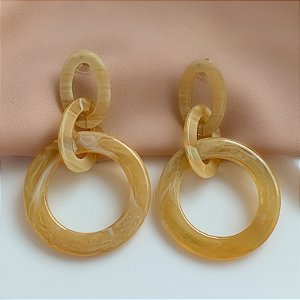 BRINCO ELOS PENDENTES RESINA MESCLADA