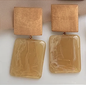 BRINCO QUADRADO RESINA MESCLADA DETALHE EM MADEIRA