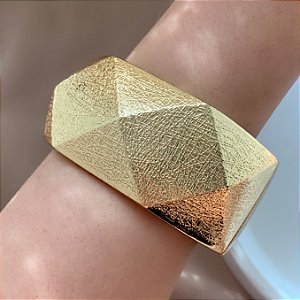 PULSEIRA / BRACELETE GROSSO FORMATO ABSTRATO TEXTURIZADO BIJU