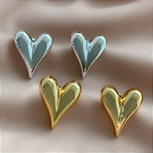 BRINCO CORAÇÃO LISO ALONGADO BIJU