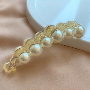 PRESILHA BANANA COM PÉROLAS