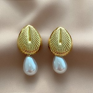 BRINCO CONCHA COM PÉROLA PENDENTE DOURADO AÇO 316L ⭐️