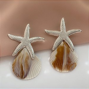 BRINCO ESTRELA E CONCHA EM RESINA BIJU