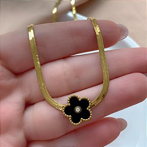 COLAR FITA FINA COM PINGENTE TREVO DOURADO AÇO 316L⭐️