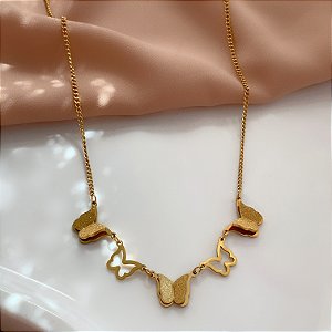 COLAR BORBOLETAS TEXTURIZADAS E VAZADAS DOURADO AÇO 316L⭐️