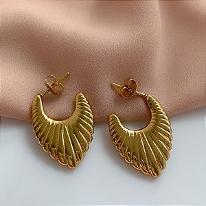 BRINCO ARGOLA LEQUE RISCADO DOURADO AÇO 316L⭐️