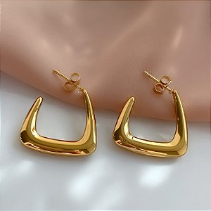 BRINCO ARGOLA TRIANGULAR BOLEADA DOURADO AÇO 316L⭐️