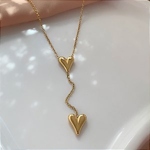 COLAR GRAVATINHA DOIS CORAÇÕES DOURADO AÇO 316L⭐️