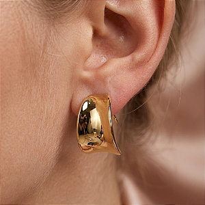 BRINCO CURVADO DOURADO AÇO 316L⭐️