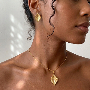 COLAR E BRINCO KIT FORMATO FOLHA DOURADO AÇO 316L⭐️