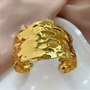 BRACELETE GROSSO MARTELADO DOURADO AÇO 316L⭐️