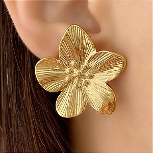 BRINCO FLOR DOURADO AÇO 316L⭐️