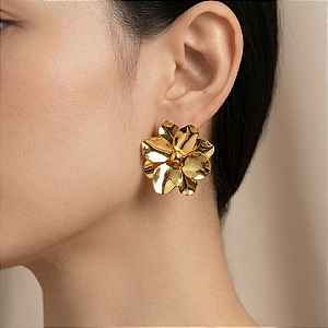 BRINCO FLOR PÉTALAS LISAS DOURADO AÇO 316L⭐️