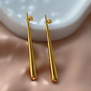 BRINCO GOTA FINA ALONGADA DOURADO AÇO 316L⭐️
