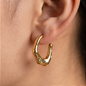 BRINCO ARGOLA OVAL ORGÂNICA DOURADO AÇO 316L⭐️