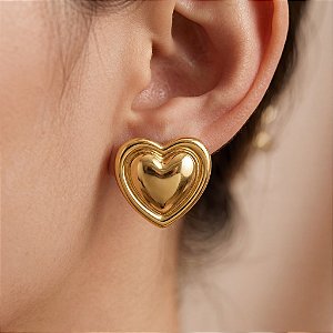 BRINCO CORAÇÃO BOLEADO BORDA LISA DOURADO AÇO 316L⭐️