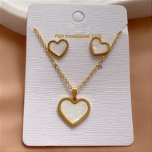 COLAR E BRINCO KIT CORAÇÃO CLÁSSICO MADREPÉROLA DOURADO AÇO 316L⭐️