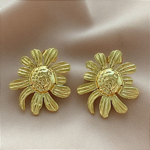 BRINCO FLOR ASSIMÉTRICA DOURADO AÇO 316L⭐️