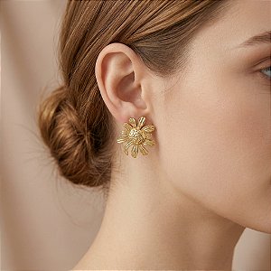 BRINCO FLOR ASSIMÉTRICA DOURADO AÇO 316L⭐️