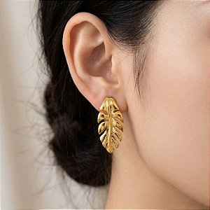 BRINCO FOLHA ALONGADA DOURADO AÇO 316L⭐️