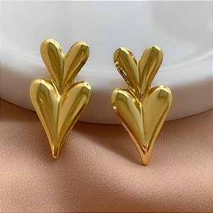 BRINCO DUPLO CORAÇÃO LISO DOURADO AÇO 316L⭐️