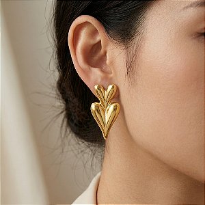 BRINCO DUPLO CORAÇÃO LISO DOURADO AÇO 316L⭐️